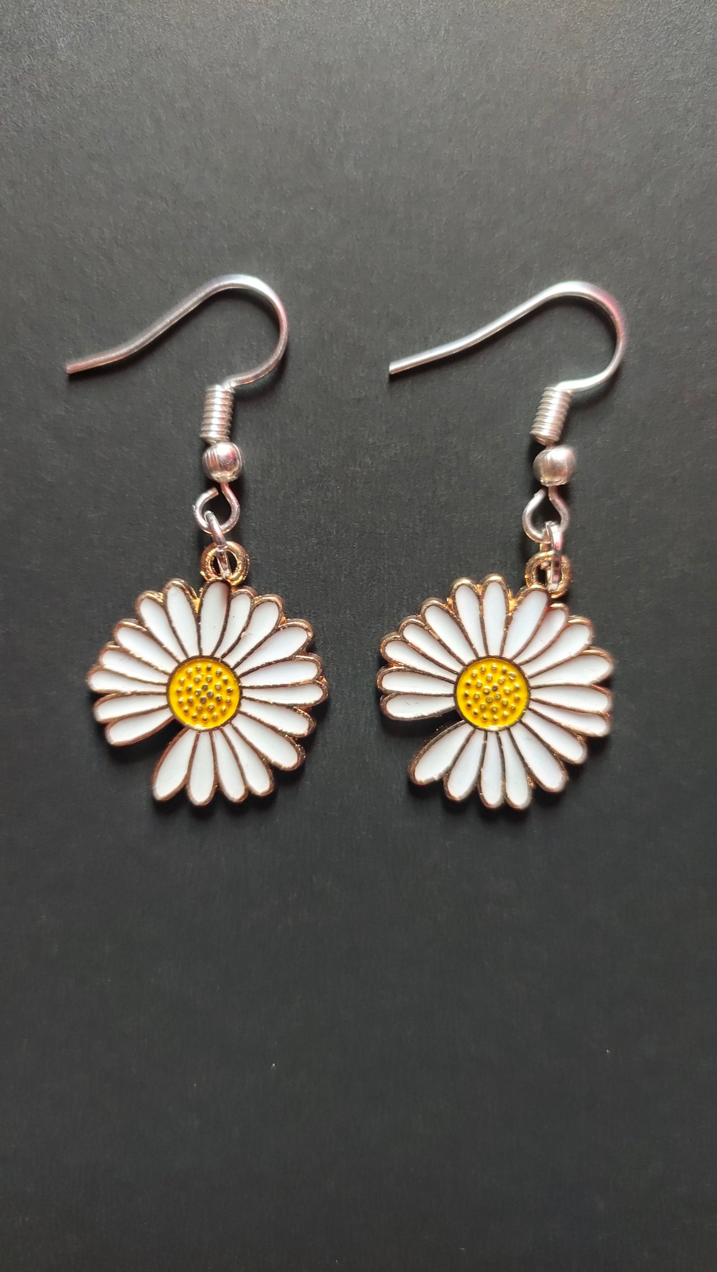 White daisy